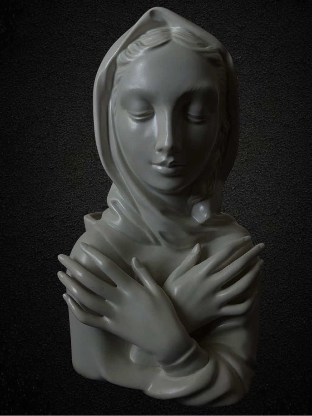 Contemporary White Madonna Sculpture - Unbranded Home Art Accent - Picture 3 of 12